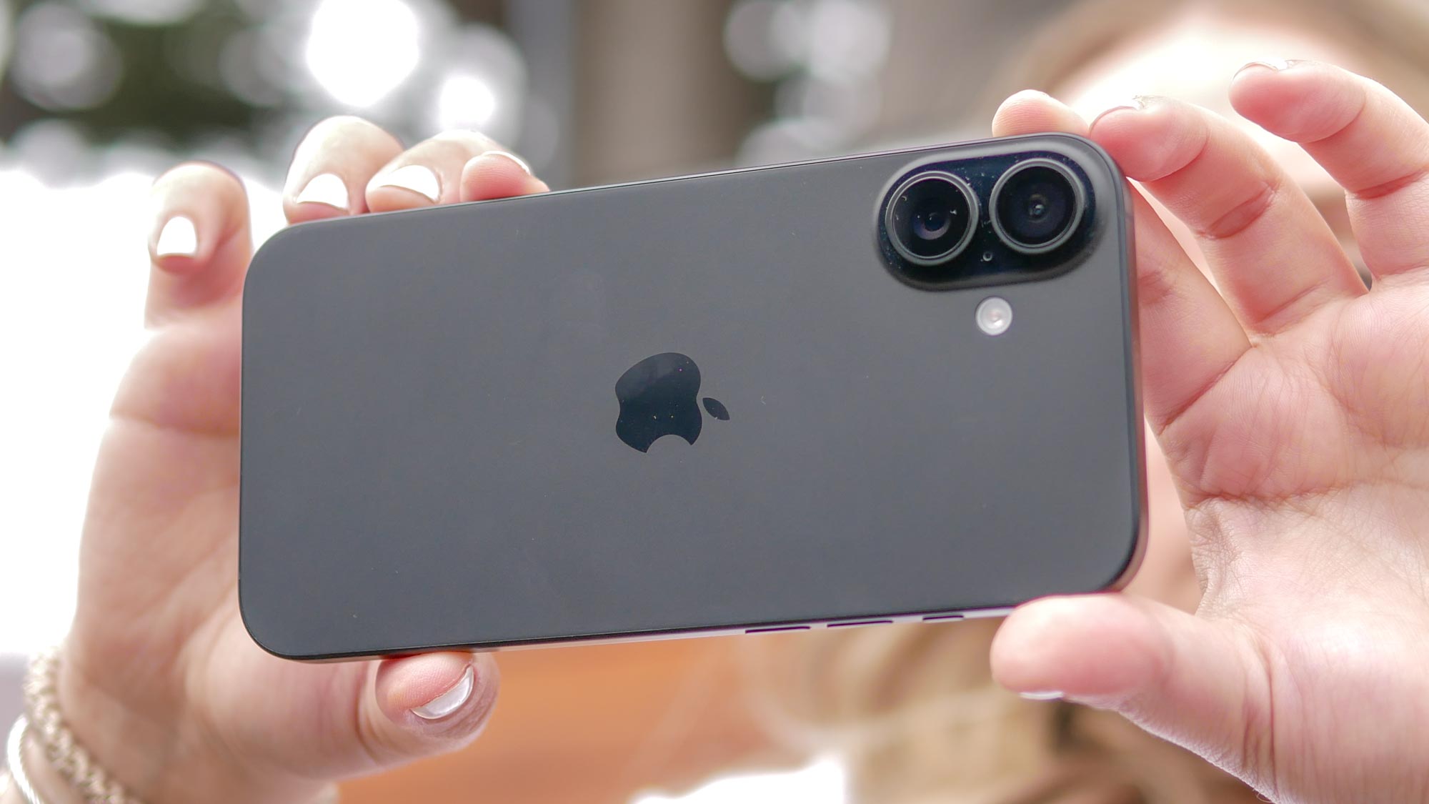 Taking a photo with the Apple iPhone 16 Plus.