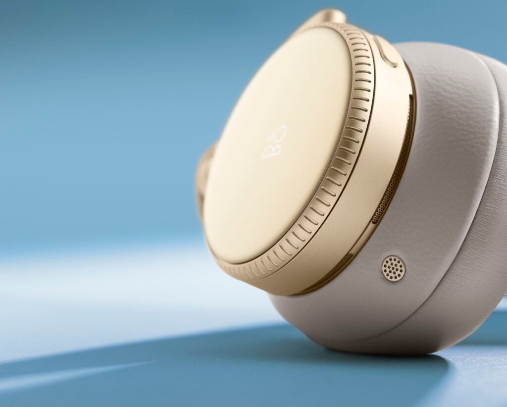 Γυάλινο περιβάλλον αφής B&O Beoplay H100