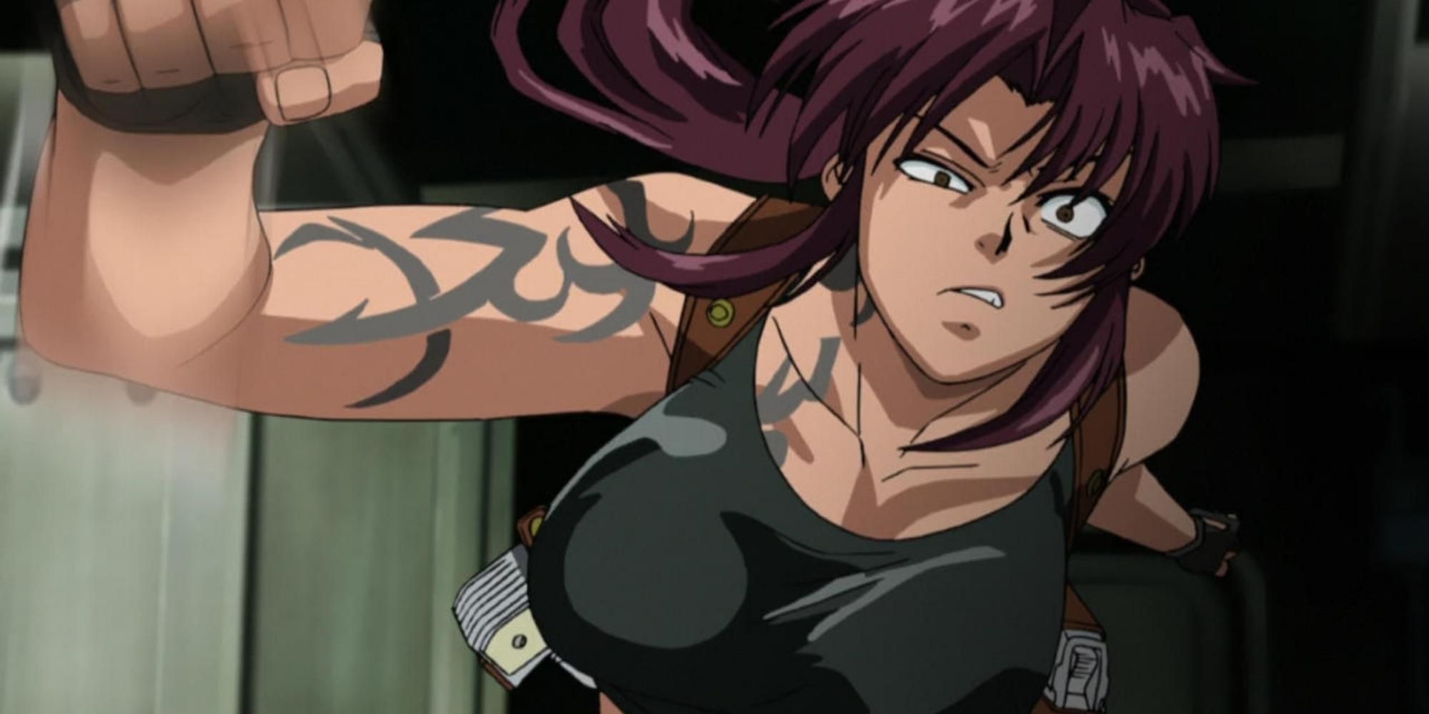 Revy με ορατό τατουάζ στο Black Lagoon 