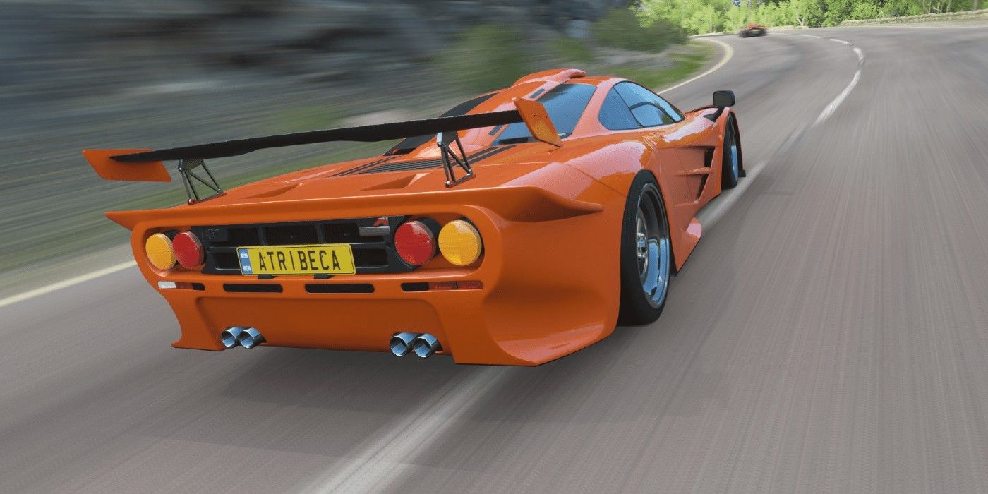 Forza horizon 4 McLaren F1 GT από κοντινή όψη με ταχύτητα σε όλο το δρόμο