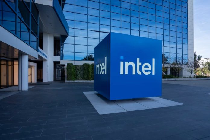 WSJ: Η Qualcomm εξετάζει την εξαγορά της Intel σε μια εποχή προκλήσεων