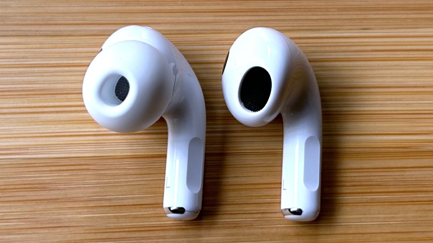 AirPods 3 και AirPods Pro 2.