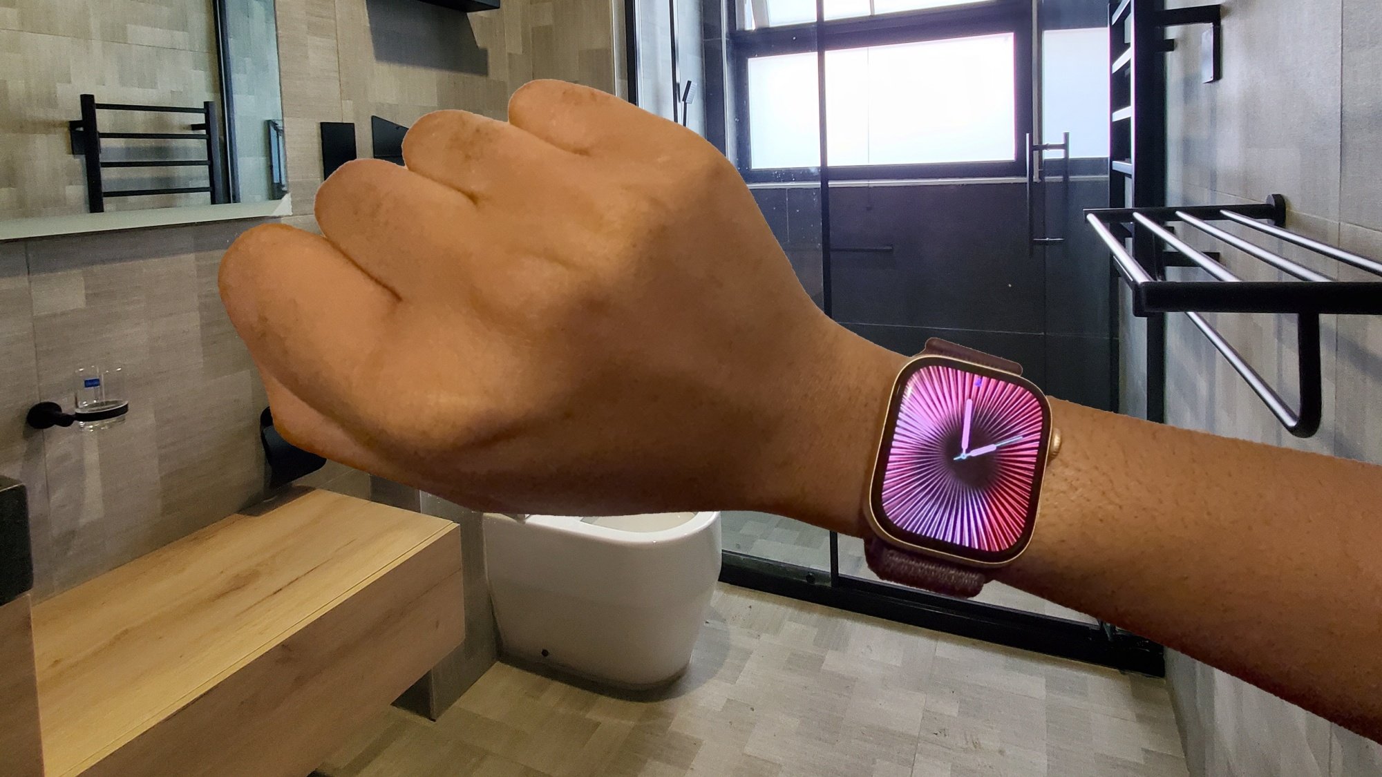 Apple Watch Series 10 σε ντους