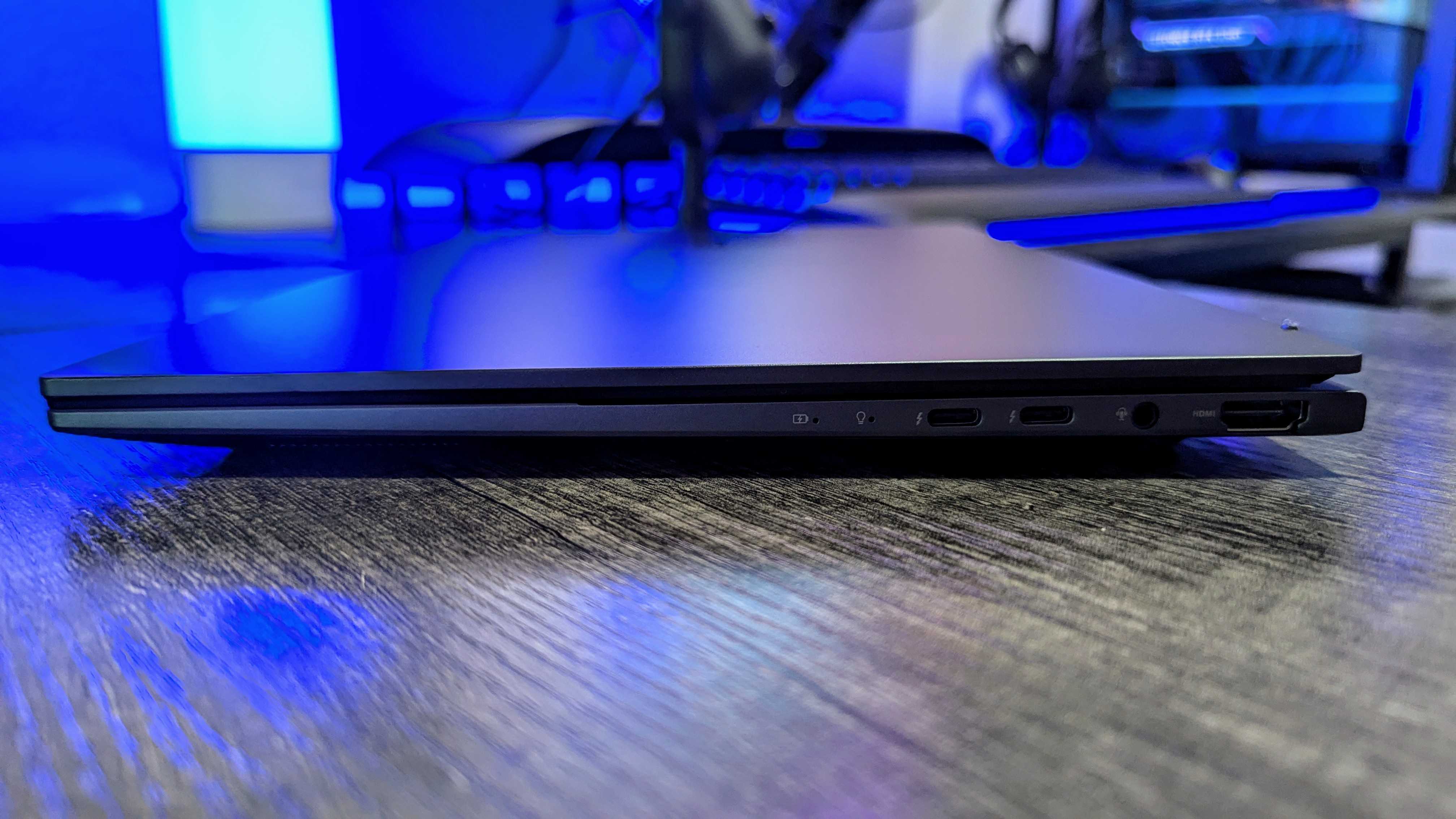 Image of the ASUS Zenbook 14 (Q415M) Windows laptop.