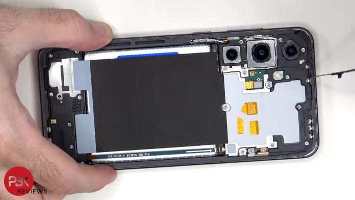 Το teardown Samsung S24 FE αποκαλύπτει ευπρόσδεκτες αλλαγές κάτω από την κουκούλα
