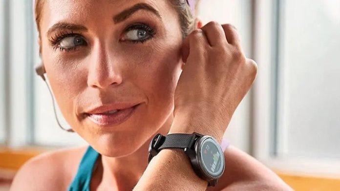 Το πλούσιο σε χαρακτηριστικά Garmin Vivoactive 4S λάμπει ακόμα πιο έντονα μετά από μια τεράστια έκπτωση στο Amazon
