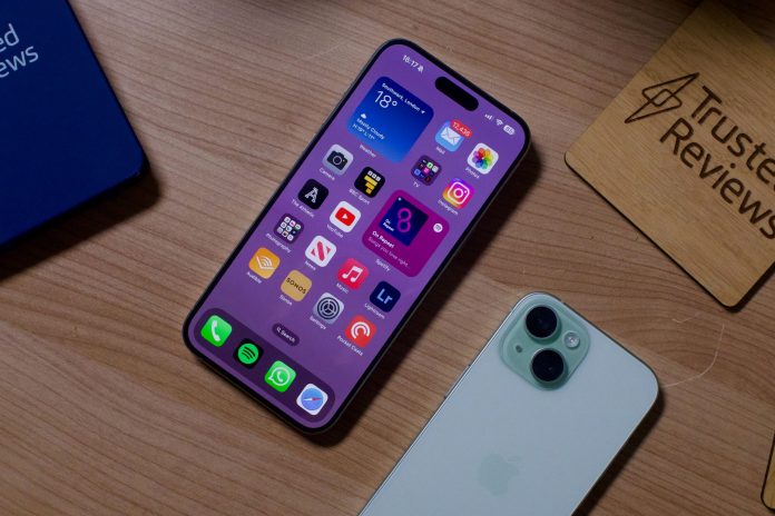 Το iPhone 15 Pro Max λαμβάνει επική ενίσχυση μπαταρίας iOS 18
