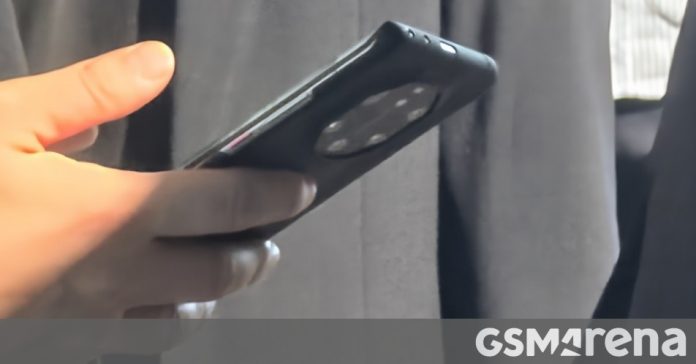 Το Huawei Mate 70 Pro εμφανίζεται σε ζωντανή εικόνα με πέντε πίσω κάμερες
