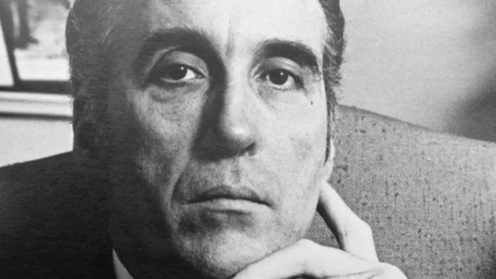 Κριτική «The Life and Deaths of Christopher Lee»: Ένας κινηματογραφικός γίγαντας αφηγείται το βιογραφικό του από πέρα ​​από τον τάφο
