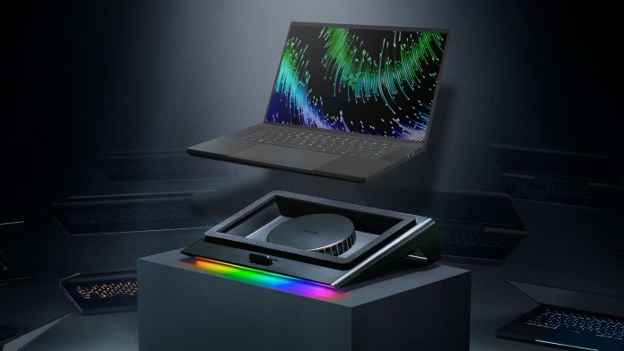 Η Razer μόλις με έπεισε ότι χρειάζομαι τελικά μια επιφάνεια ψύξης για φορητό υπολογιστή παιχνιδιών
