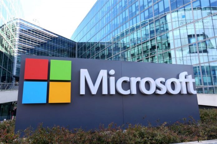 Microsoft: Πώς ξεγλιστρά από την Κομισιόν – Για ποια υπόθεση η Επιτροπή δεν… παίρνει θέση