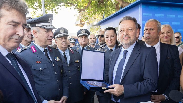 εφαρμογή για την ασφάλεια και την ενδυνάμωση των νέων — InfoCom