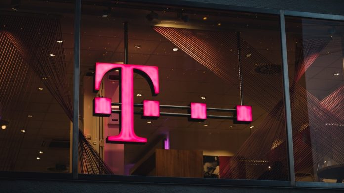 Προσοχή, χρήστες του T-Mobile, καθώς ίσως μπορέσετε να λάβετε άλλη μια δωρεάν γραμμή (με ένα catch) την επόμενη εβδομάδα!
