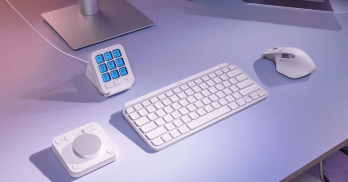 The keypad and dial combo can be placed right next to your keyboard.